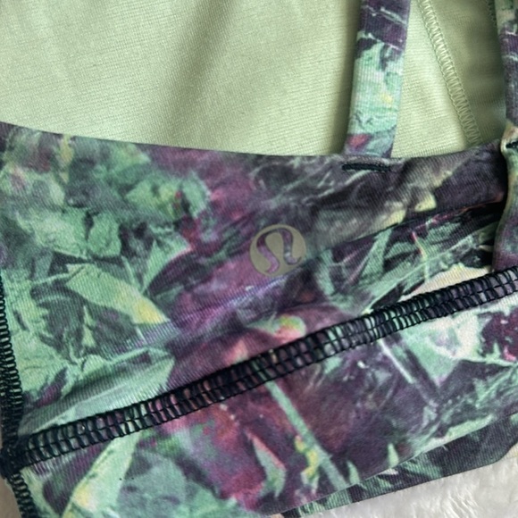 LuLuLemon‎ Women’s Multicolor Yoga Workout Athleisure Sports Bra Size 2 - Picture 3 of 6